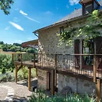 ヴィラ La Serenite ナジャク